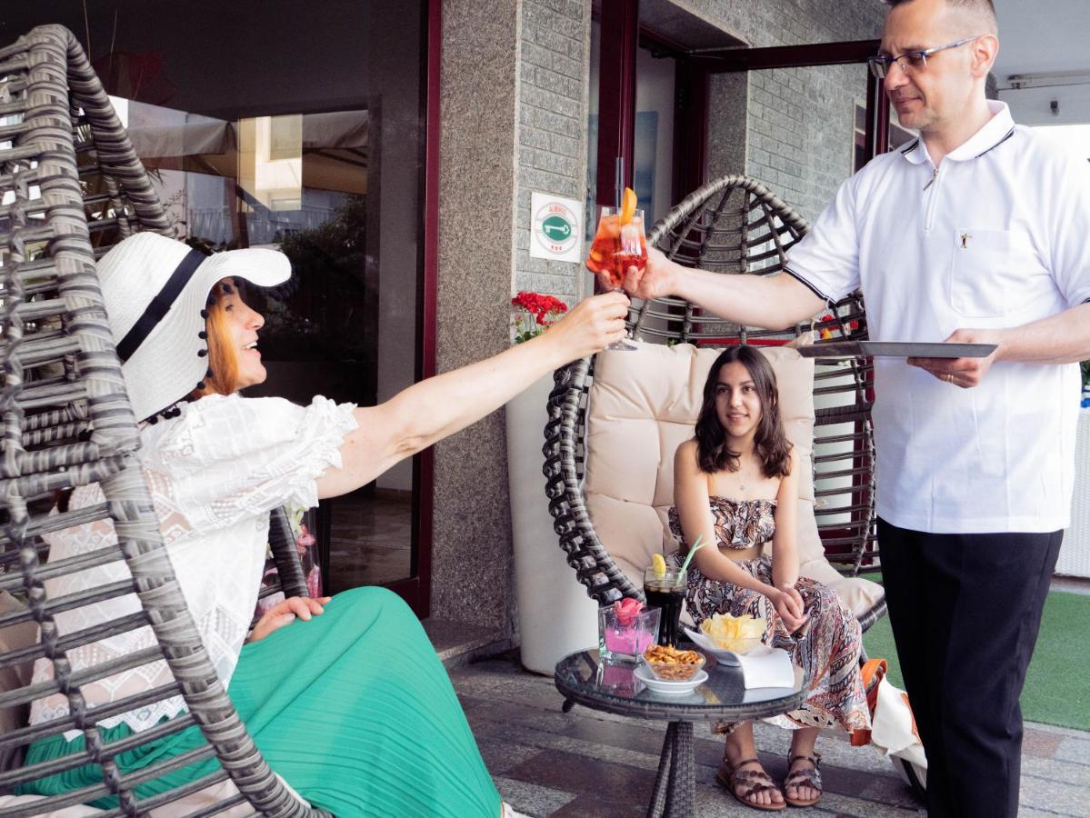 Hotel Capinera Rimini Dış mekan fotoğraf